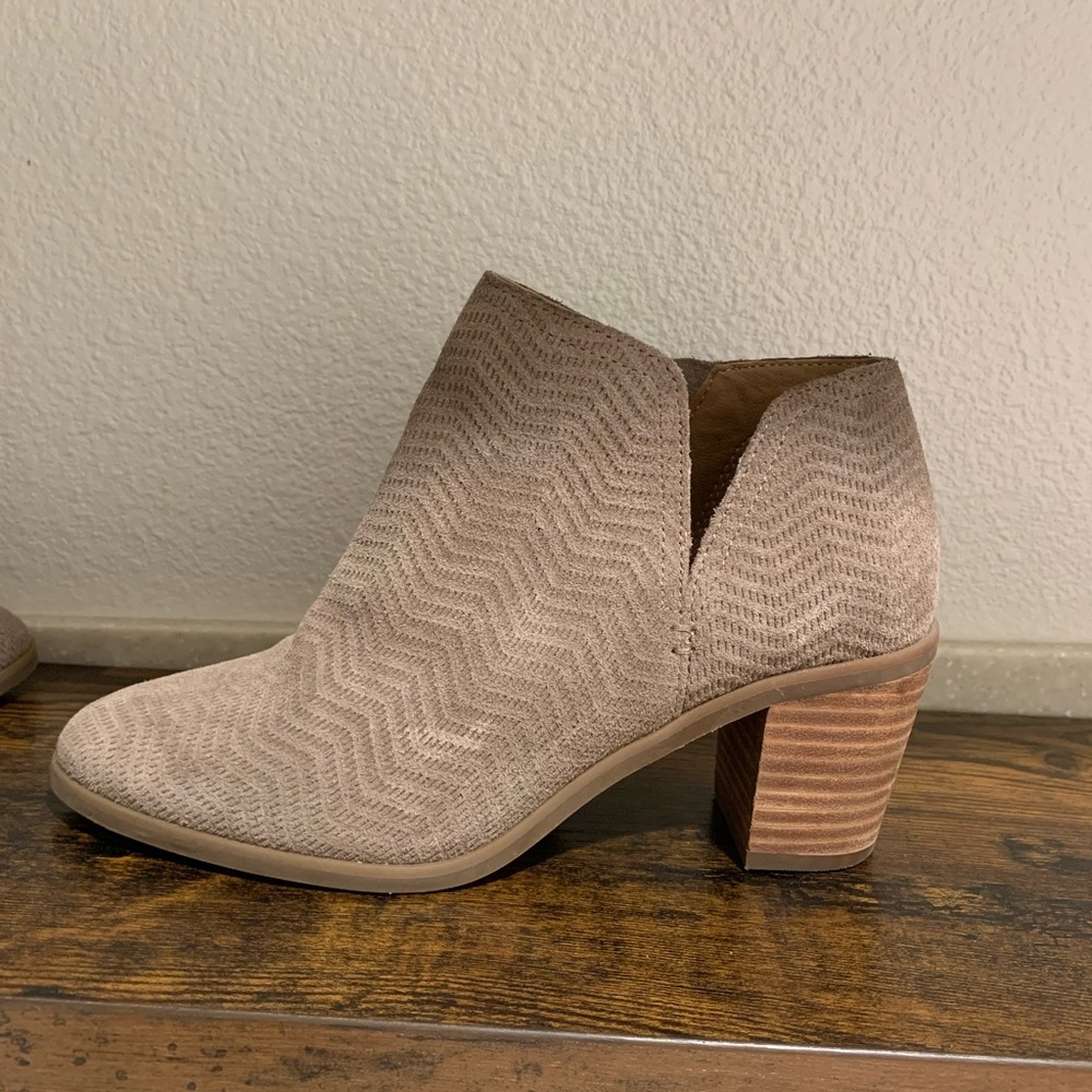 Lucky Brand Beige Ankle Boots